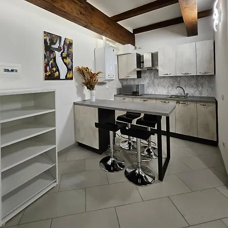 Monnalisa House - Centro Storico - Indipendente Apartment
